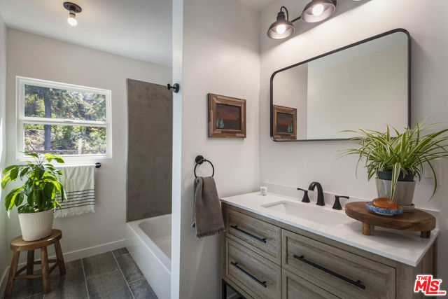 2634 Rich Street, Los Angeles CA: https://media.crmls.org/mediaz/216f2cb3-9ee0-4718-98fa-ebe3f3534fb0.jpg