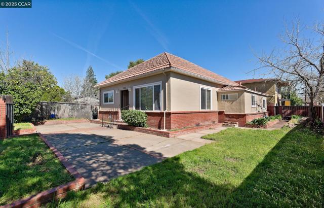 Image 1 of 23 For 105 C St  