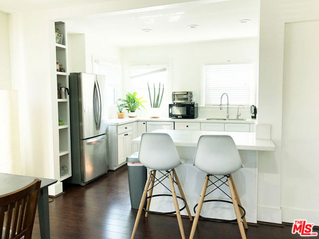 2419 3Rd Avenue, Los Angeles CA: https://media.crmls.org/mediaz/21701704-c343-4756-96fd-37d6246bc930.jpg