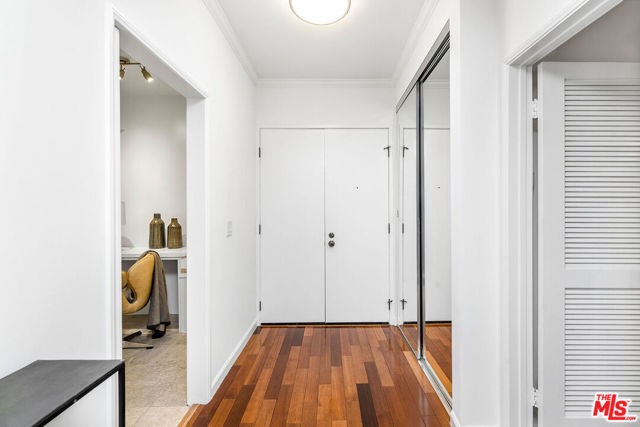 1830 Westholme Avenue, Los Angeles CA: https://media.crmls.org/mediaz/2170bb49-ebf3-4cef-b4be-7e717755c297.jpg