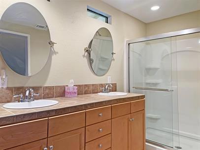 53085 Avenida Obregon, La Quinta CA: https://media.crmls.org/mediaz/21717cfc-c5cc-4ac5-9808-46cc51de2795.jpg