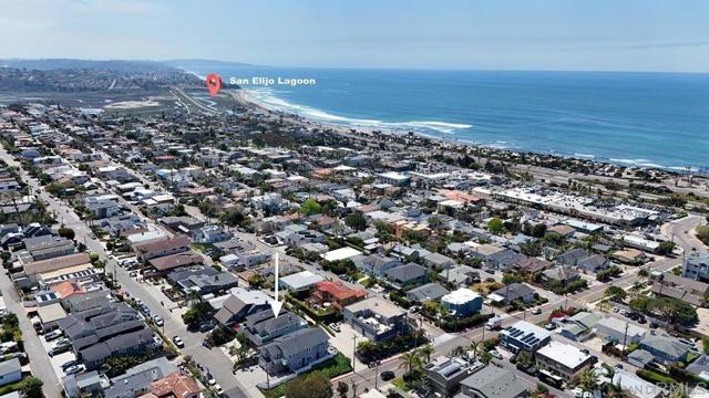 2010 Cambridge Avenue, Cardiff by the Sea CA: https://media.crmls.org/mediaz/2171b7f0-1248-49c7-b03e-2f57cdb13afb.jpg
