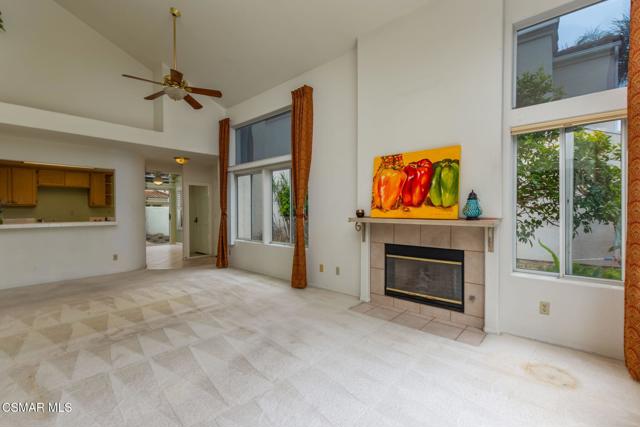 815 Vista Arriago, Camarillo CA: https://media.crmls.org/mediaz/2171cf08-2711-4cf7-a294-ebddb20fd2df.jpg