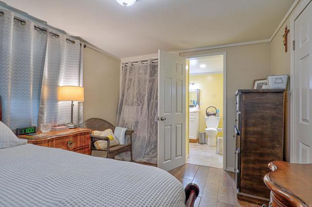 123 N Hayden Dr, Escondido CA: https://media.crmls.org/mediaz/21720a5c-a2bc-4091-8f99-7df0aaa112df.jpg