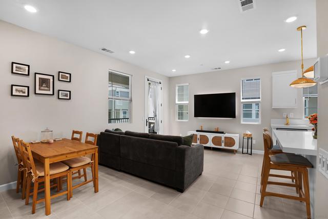 1221 Sunrise View, San Marcos CA: https://media.crmls.org/mediaz/2172414a-d2c6-4e1e-ae27-87e08b355a84.jpg