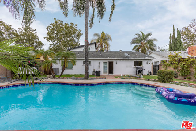 23320 Bassett Street, West Hills CA: https://media.crmls.org/mediaz/2172d15f-5e98-4d42-9bb4-14bf568d08e4.jpg