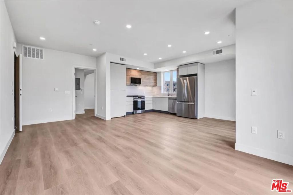 MLS #25558827 img 32