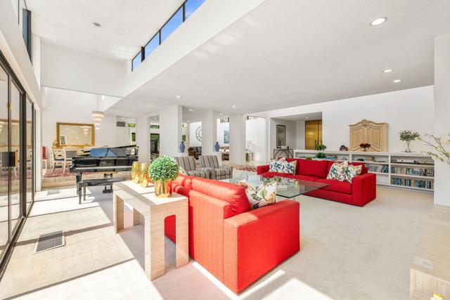 46220 Manitou Drive, Indian Wells CA: https://media.crmls.org/mediaz/2172d6bd-02ab-4bab-a63a-e519ecc9bdfb.jpg