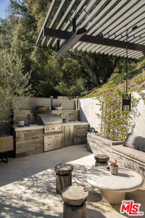 8145 Willow Glen Road, Los Angeles CA: https://media.crmls.org/mediaz/2173232e-2604-4cd6-8cf8-6310be336a12.jpg