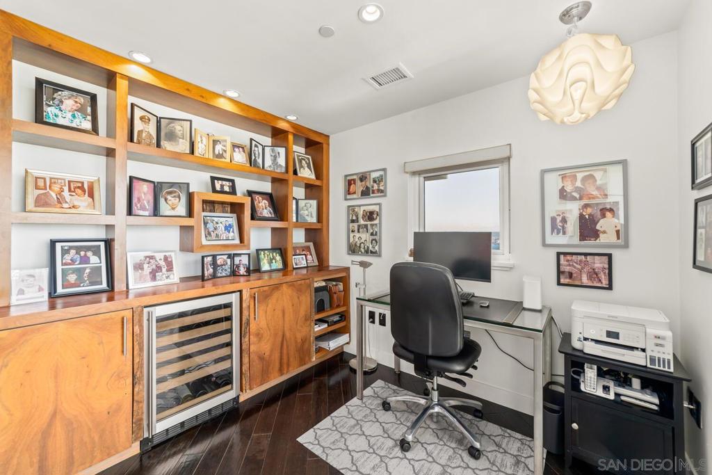 MLS #250028601SD img 23