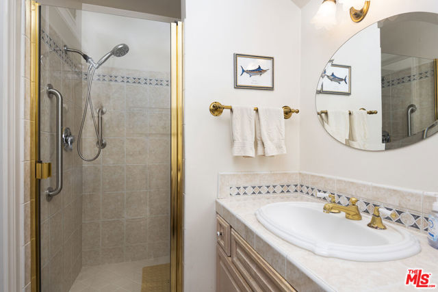 14755 Huston Street, Sherman Oaks CA: https://media.crmls.org/mediaz/2173b567-73a8-40cc-a457-816870cc9d4d.jpg