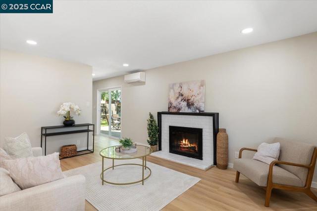4178 Huckleberry Dr, Concord CA: https://media.crmls.org/mediaz/217446c2-2c36-4bdf-b902-0cf74982bd1a.jpg