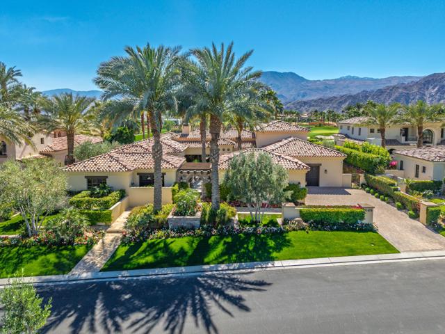 80675 Via Portofino, La Quinta CA: https://media.crmls.org/mediaz/217499d8-de82-437a-8cac-0736c8cc78c4.jpg