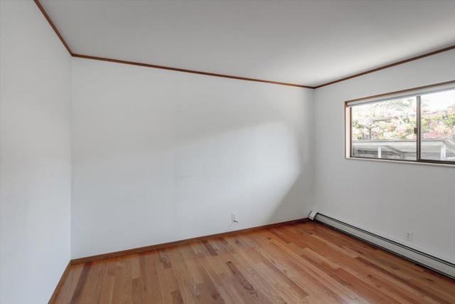 60 View Street, Los Altos CA: https://media.crmls.org/mediaz/21751a20-4d01-4111-b38b-3489698bf28f.jpg