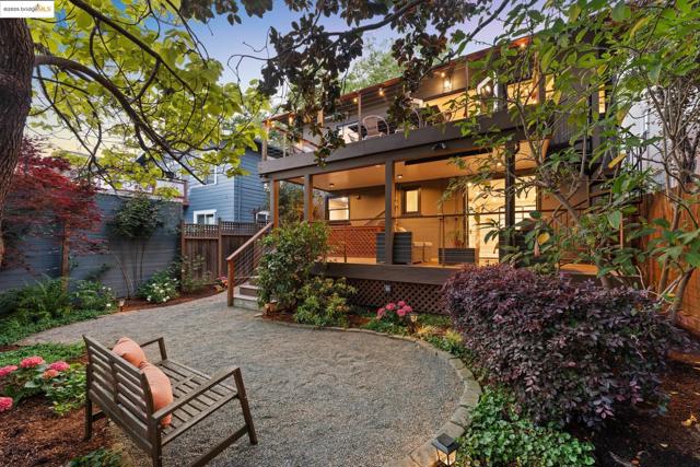 952 Kingston Ave, Piedmont CA: https://media.crmls.org/mediaz/217576d0-b3d5-423d-bd06-f2e4afa05d62.jpg