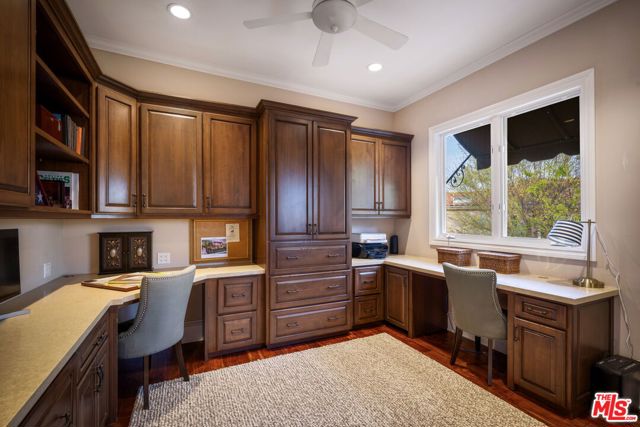 24908 Bella Vista Drive, Calabasas CA: https://media.crmls.org/mediaz/217594c5-f749-419d-9a76-05cef3efe1b6.jpg