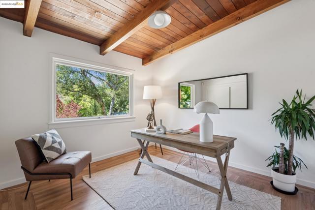 39 Norwood Ave, Kensington CA: https://media.crmls.org/mediaz/2175c136-4456-4cd7-98c8-dfd2905ac811.jpg