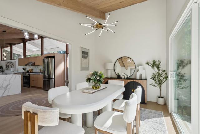 2047 Sharon Road, Menlo Park CA: https://media.crmls.org/mediaz/2175e8e7-a89f-403a-99bd-bf5c9c343cab.jpg