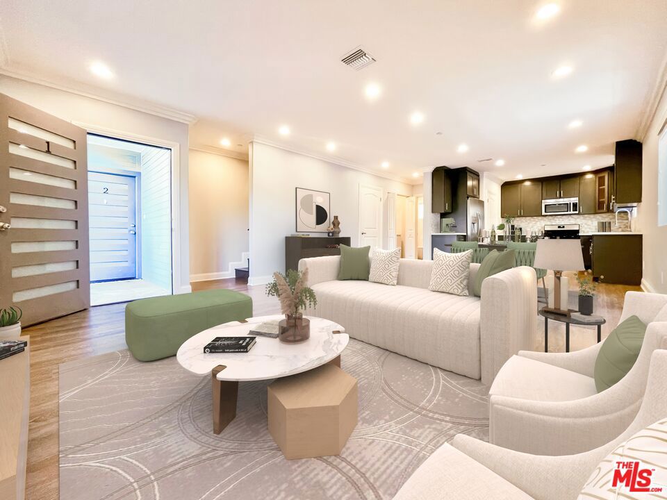 7113 S La Cienega Boulevard #2