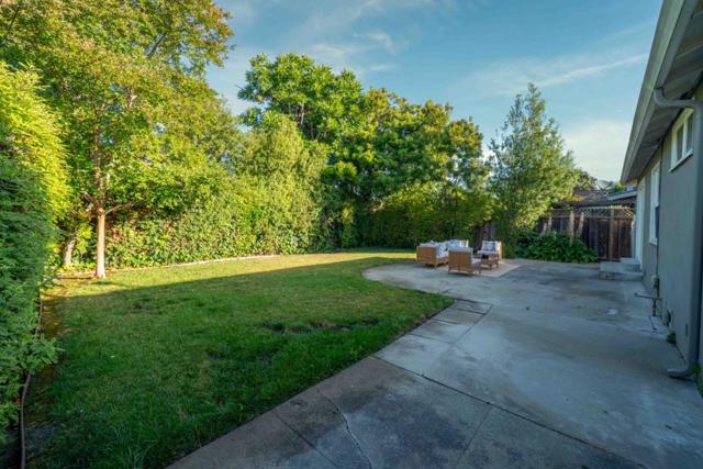 1091 Essex Avenue, Sunnyvale CA: https://media.crmls.org/mediaz/2176c4ef-a31b-4912-a123-3cb40eb45f24.jpg