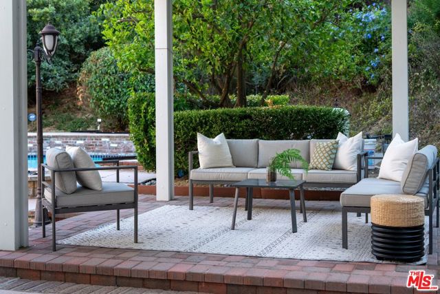 3831 Saint Johnswood Drive, Woodland Hills CA: https://media.crmls.org/mediaz/2176da80-c7f8-43d2-b7e5-09b275fdcdde.jpg