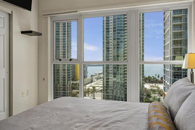 1240 India, San Diego CA: https://media.crmls.org/mediaz/2177df1a-df6c-4d23-bdc0-60bd8a9caeb3.jpg