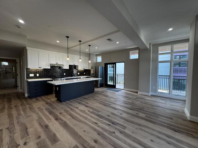 200 Sheridan Avenue, Palo Alto CA: https://media.crmls.org/mediaz/21780056-7df2-453c-98a1-7e8ef8e86fa2.jpg