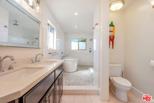 6411 W 85th Street, Los Angeles CA: https://media.crmls.org/mediaz/2178cb5a-4ce0-4c89-9ccd-f635f4f8dd1b.jpg