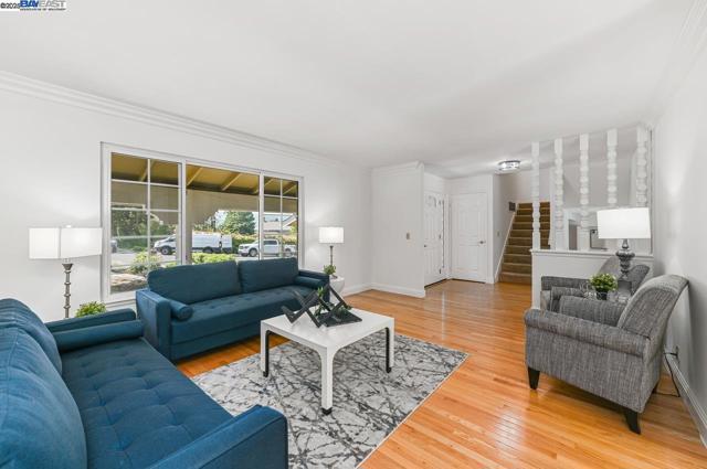 351 Castenada Ct, Danville CA: https://media.crmls.org/mediaz/2178ce37-ba2e-4eb6-94e1-4d92d2a45c16.jpg