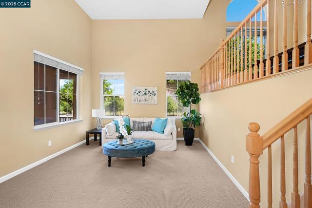 12004 Harcourt Wy, San Ramon CA: https://media.crmls.org/mediaz/2178fb67-81aa-40b9-8b41-c60392cdb359.jpg