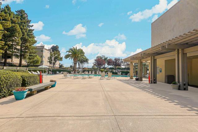 1280 Stanhope Ln, Hayward CA: https://media.crmls.org/mediaz/21799e6a-cc8a-47f9-b739-c4efdd331586.jpg