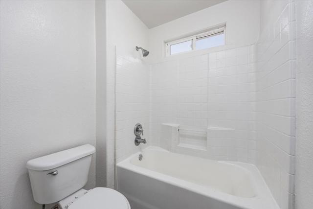 132 Center, Taft CA: https://media.crmls.org/mediaz/2179ad6d-d0bf-4437-8ee3-3b7eecadc371.jpg