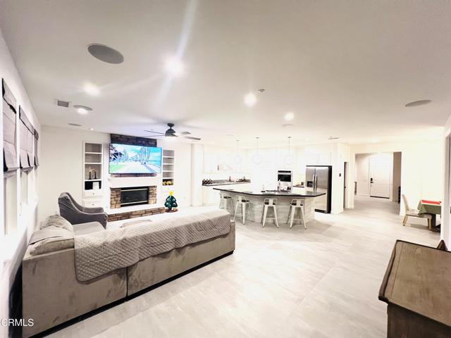 Detail Gallery Image 17 of 44 For 9898 Rhone St, Ventura,  CA 93004 - 4 Beds | 2/1 Baths