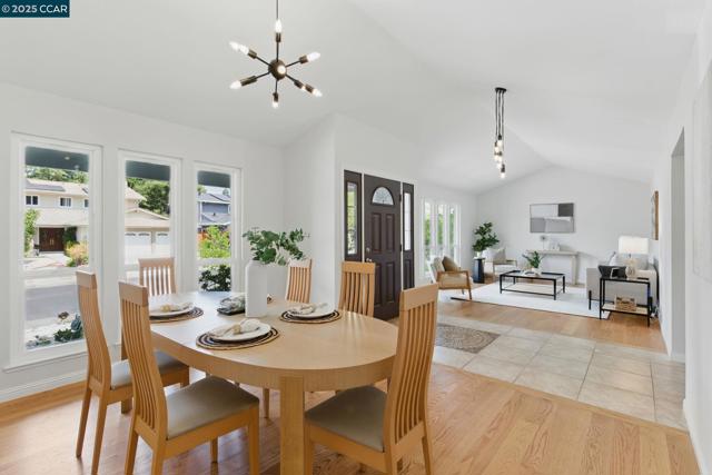 17 Bliss Ct., Pleasant Hill CA: https://media.crmls.org/mediaz/217aca6c-3ac1-489d-9fa6-59219daec545.jpg