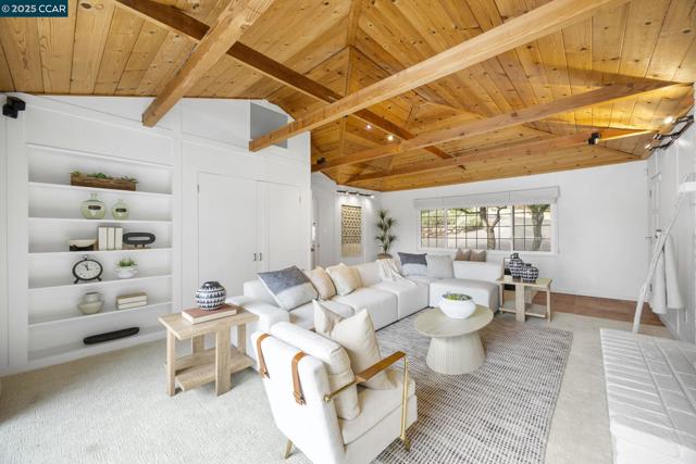 110 Twin Peaks Drive, Walnut Creek CA: https://media.crmls.org/mediaz/217ae79a-9023-4a01-99d9-05f01f50cb28.jpg