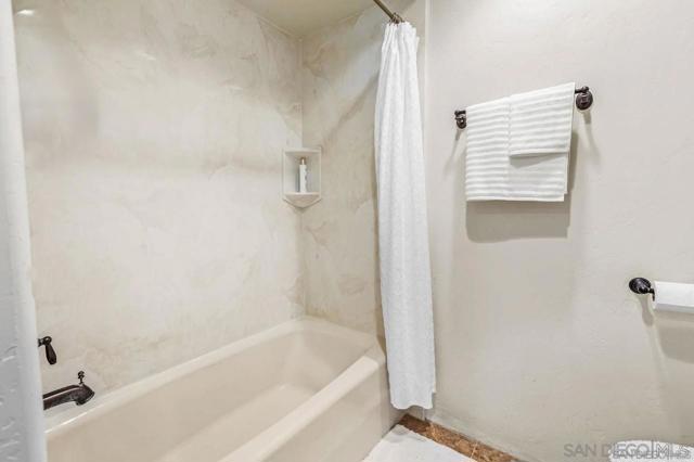 2003 Costa Del Mar Rd, Carlsbad CA: https://media.crmls.org/mediaz/217b7633-0bc5-4a41-b7a1-79c7ea081278.jpg