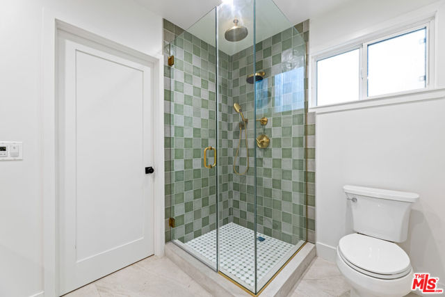 8507 Naylor Avenue, Los Angeles CA: https://media.crmls.org/mediaz/217b7a4a-de47-4c9a-8ec6-3dc1e5ff744f.jpg