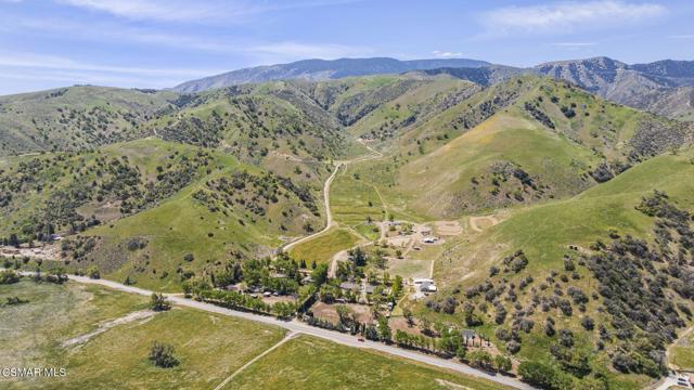 2837 Clear Canyon Road, Lebec CA: https://media.crmls.org/mediaz/217c8006-4567-47d0-81a7-04b4bd29c9c3.jpg