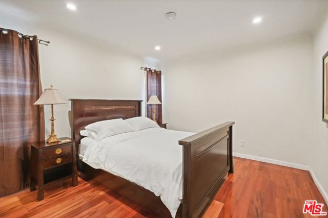 5324 Irvine Avenue, Valley Village CA: https://media.crmls.org/mediaz/217cb30d-afb7-4d27-a2ee-ae52201fc8ab.jpg