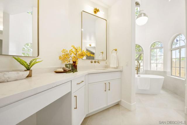 17601 Valle Verde, Poway CA: https://media.crmls.org/mediaz/217d16a7-e87a-497e-8611-83841b1d0ed0.jpg