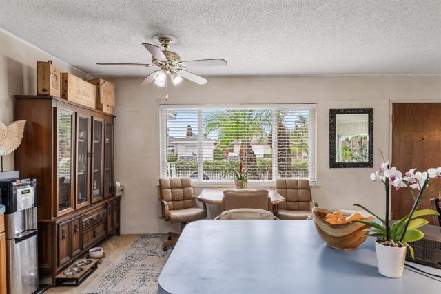 462 Carnation Avenue, Imperial Beach CA: https://media.crmls.org/mediaz/217d3300-6680-4e66-96f4-c4e198f0a880.jpg
