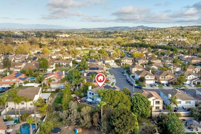 4540 Arbor Glen Way, Oceanside CA: https://media.crmls.org/mediaz/217d402b-7ec2-45da-a1a1-f6fd1696d8d9.jpg