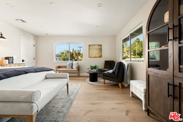 22824 Margarita Drive, Woodland Hills CA: https://media.crmls.org/mediaz/217d9171-3800-4b70-b02d-208cb6e2782b.jpg