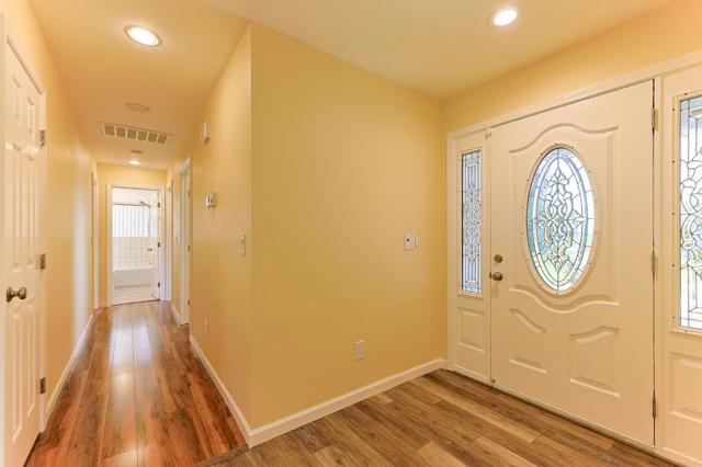 9355 Holly Oak Way, Salinas CA: https://media.crmls.org/mediaz/217dcc3b-a380-4a7e-8c6d-1cd658e9f088.jpg