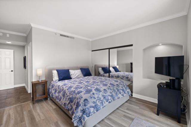 3890 Nobel Drive, San Diego CA: https://media.crmls.org/mediaz/217ddcf7-04bc-4f12-a2f8-c5a461e68b19.jpg