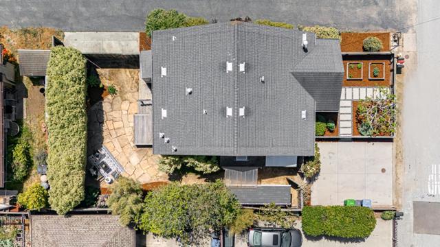 900 35th Avenue, Santa Cruz CA: https://media.crmls.org/mediaz/217df579-c61d-436b-8b82-1b77ba568739.jpg