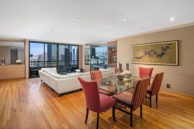 700 Front St, San Diego CA: https://media.crmls.org/mediaz/217e00ef-b474-4935-bd3f-727718b297e5.jpg