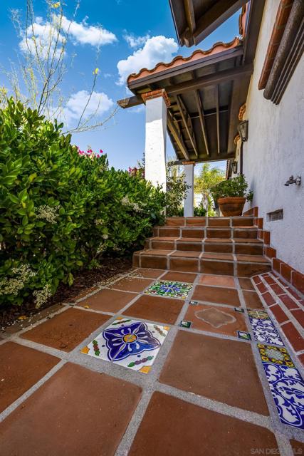 2541 Haller St, San Diego CA: https://media.crmls.org/mediaz/217e0deb-f2f5-49f1-b401-1c8137075c25.jpg