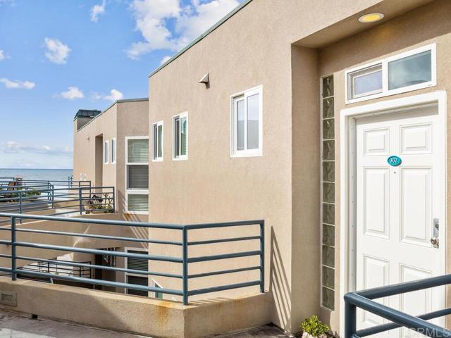 Detail Gallery Image 2 of 36 For 901 S Pacific St #302,  Oceanside,  CA 92054 - 3 Beds | 2/1 Baths