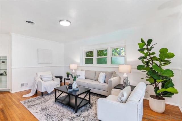 2602 N Louise, Santa Ana CA: https://media.crmls.org/mediaz/217ea5cd-3ebb-4ec4-a52d-e7a57343588f.jpg